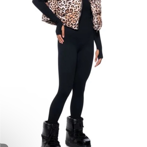 AKIRA NWT ANIMAL PRINT WOVEN SOFT POCKETS PUFFER VEST - Picture 5 of 7